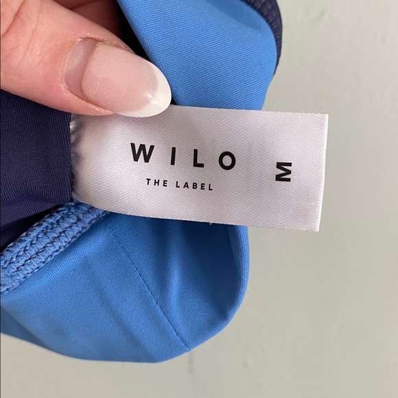 Wilo Women’s Blue High Neck Sports Bra Size Medium - Picture 5 of 6